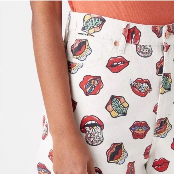 NWT Wrangler Barrel 652 Trouser Jeans Read My Lips Rolling Stones - Picture 5 of 13